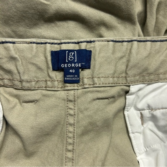 Bundle of 2 Pairs of Men’s George Cargo Shorts in Gray and Khaki, Size 40 - Picture 8 of 15